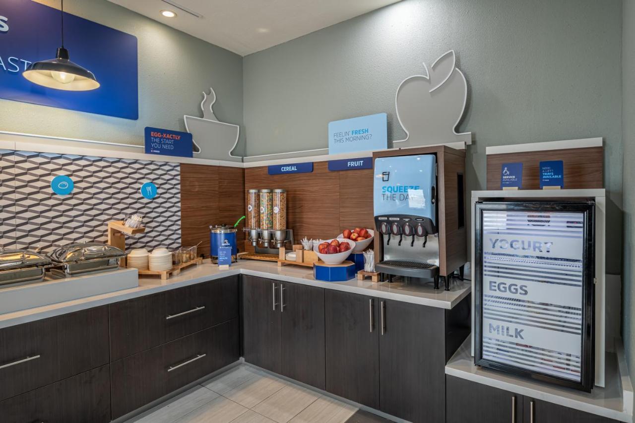 Holiday Inn Express & Suites N Waco Area - West By Ihg Екстериор снимка
