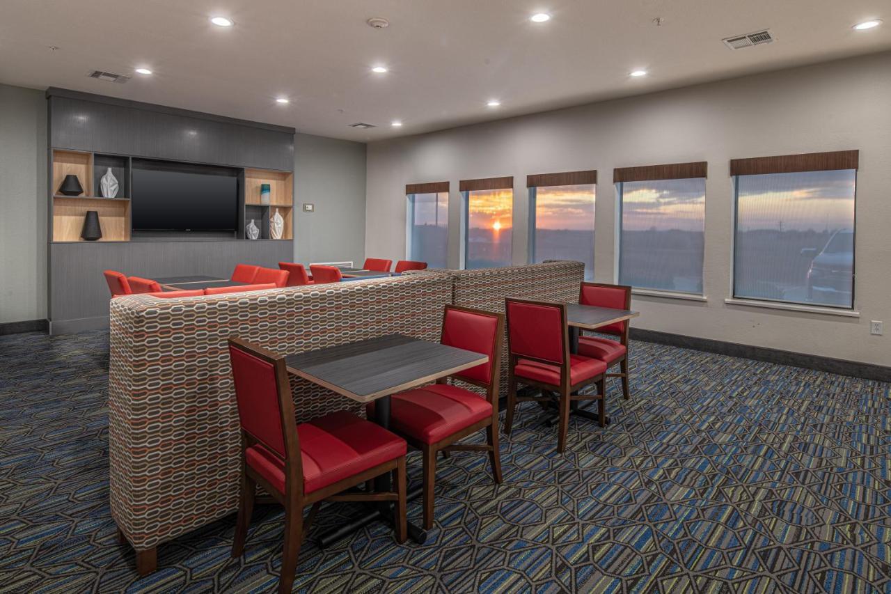 Holiday Inn Express & Suites N Waco Area - West By Ihg Екстериор снимка
