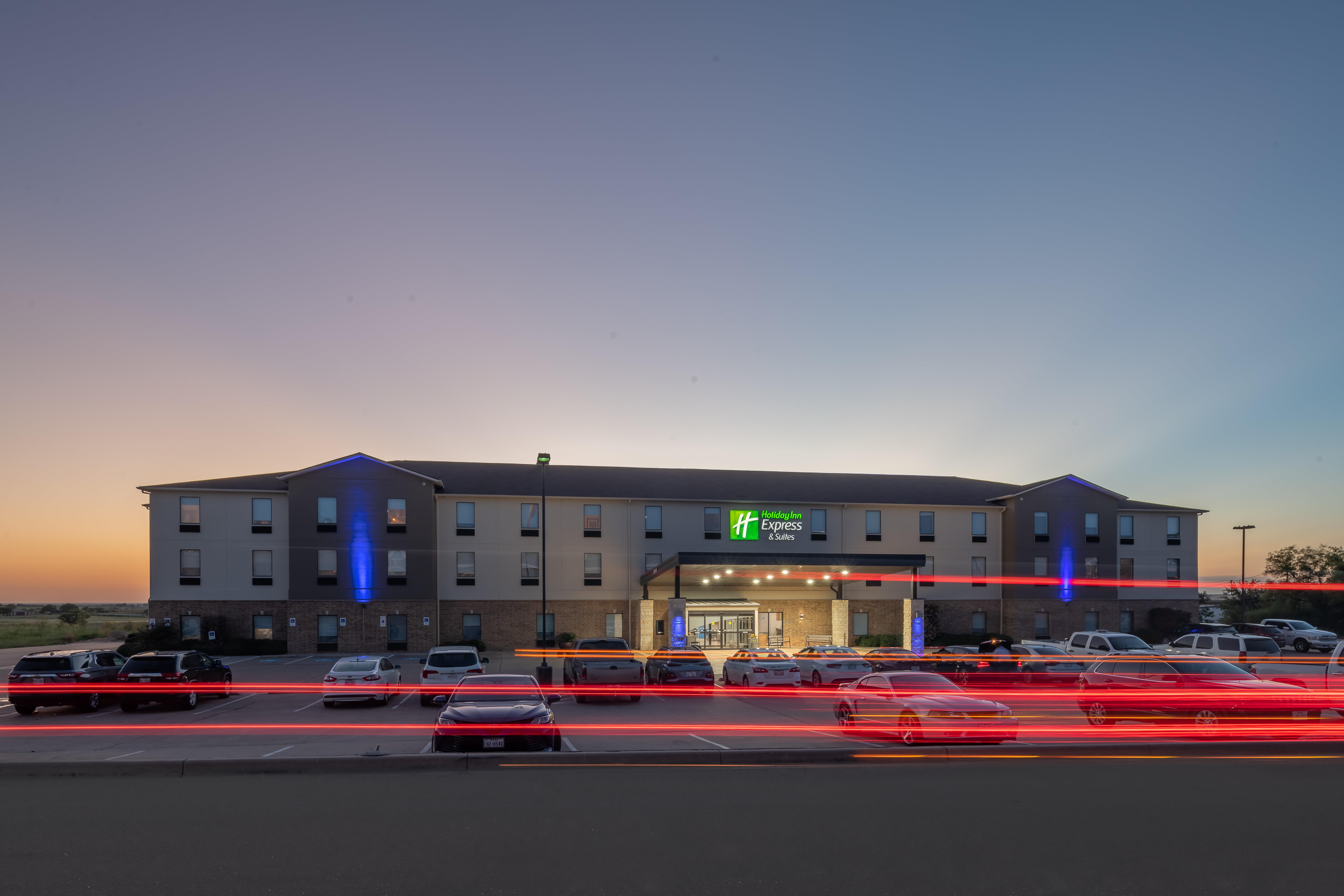Holiday Inn Express & Suites N Waco Area - West By Ihg Екстериор снимка